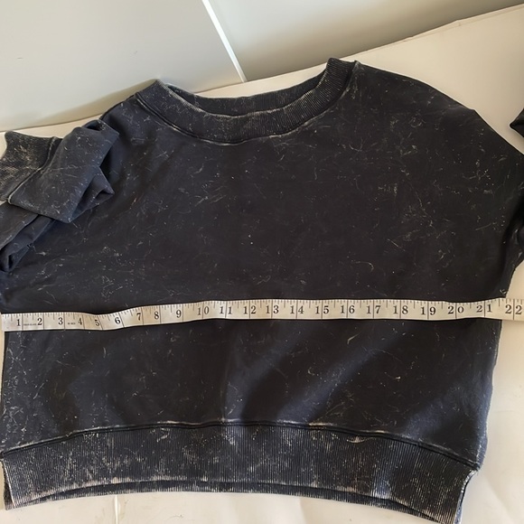 Nancy Rose Crop Oversized Black Bleach Dyed Sweatshirt size 4 - Picture 7 of 8
